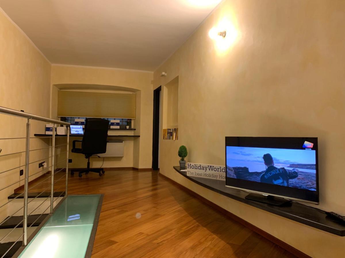 House Pellicceria By Holiday World Genoa Bagian luar foto